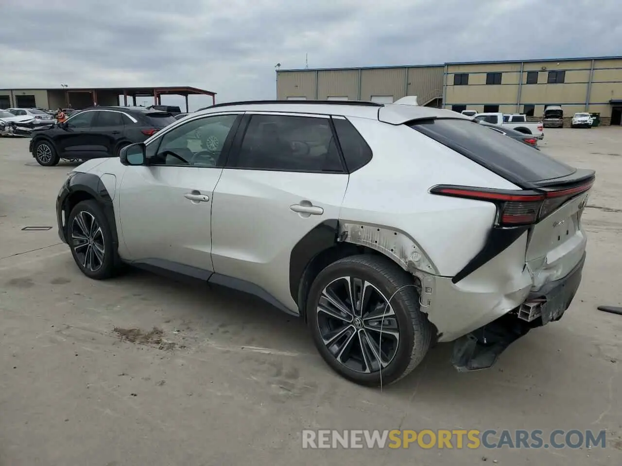 2 fotografías del automóvil dañado JTMAAAAA9PA015941 TOYOTA BZ4X XLE 2023