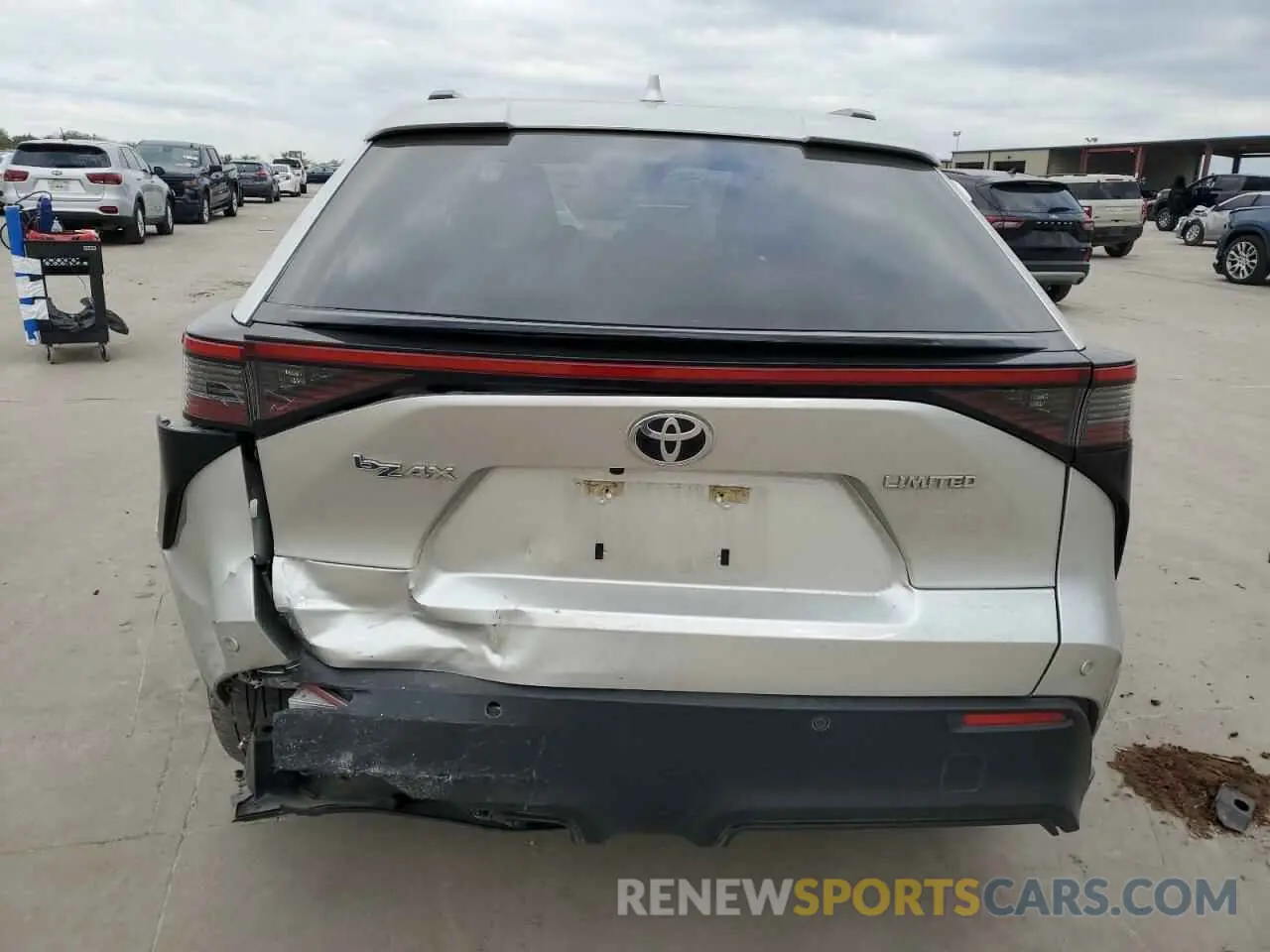 6 fotografías del automóvil dañado JTMAAAAA9PA015941 TOYOTA BZ4X XLE 2023