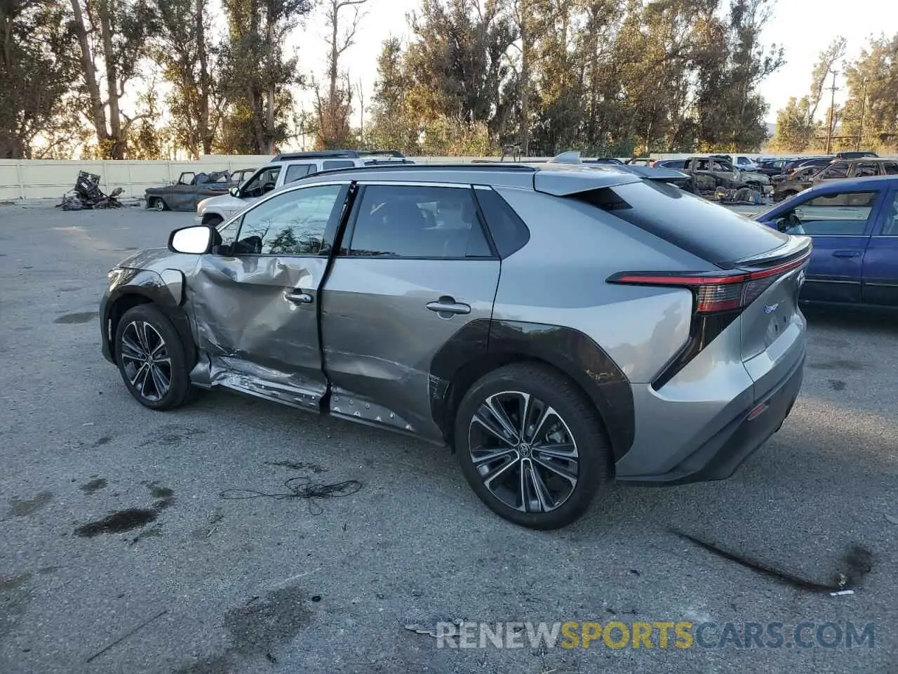 2 fotografías del automóvil dañado JTMAAAAAXPA019772 TOYOTA BZ4X XLE 2023