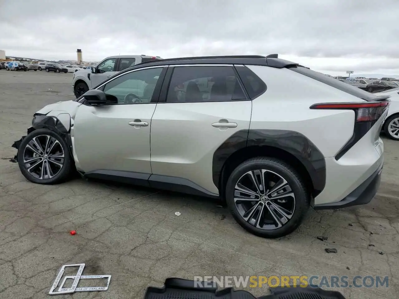2 fotografías del automóvil dañado JTMABACA2PA037161 TOYOTA BZ4X XLE 2023