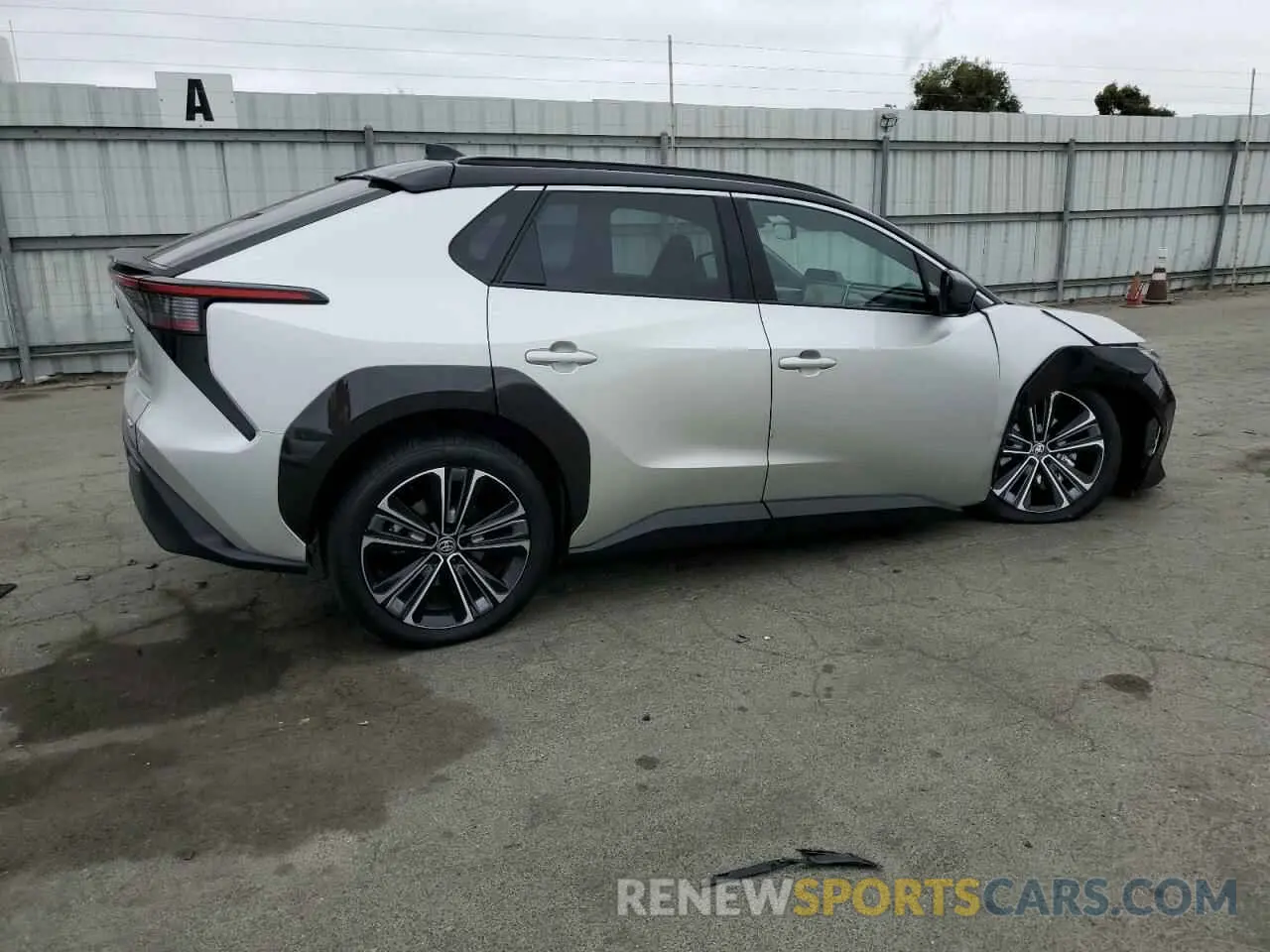 3 fotografías del automóvil dañado JTMABACA2PA037161 TOYOTA BZ4X XLE 2023