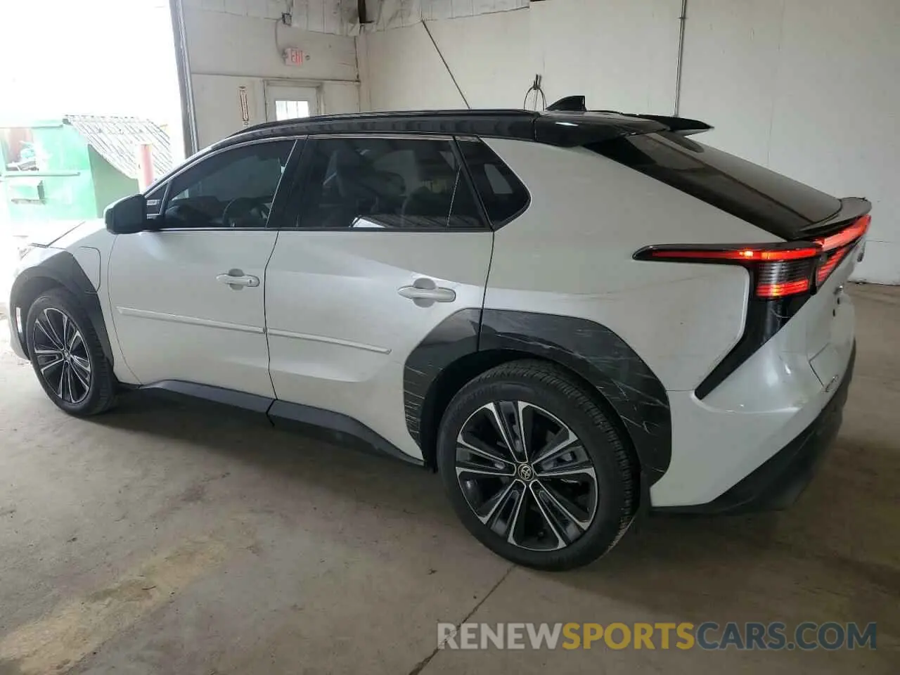 2 fotografías del automóvil dañado JTMABACA4PA021222 TOYOTA BZ4X XLE 2023