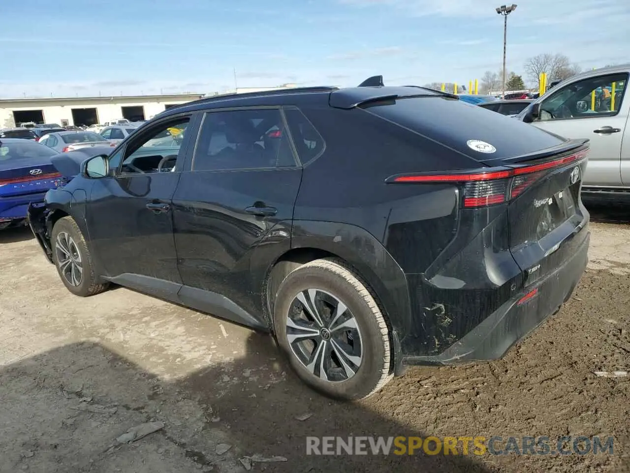 2 fotografías del automóvil dañado JTMAAAAA0RA032257 TOYOTA BZ4X XLE 2024