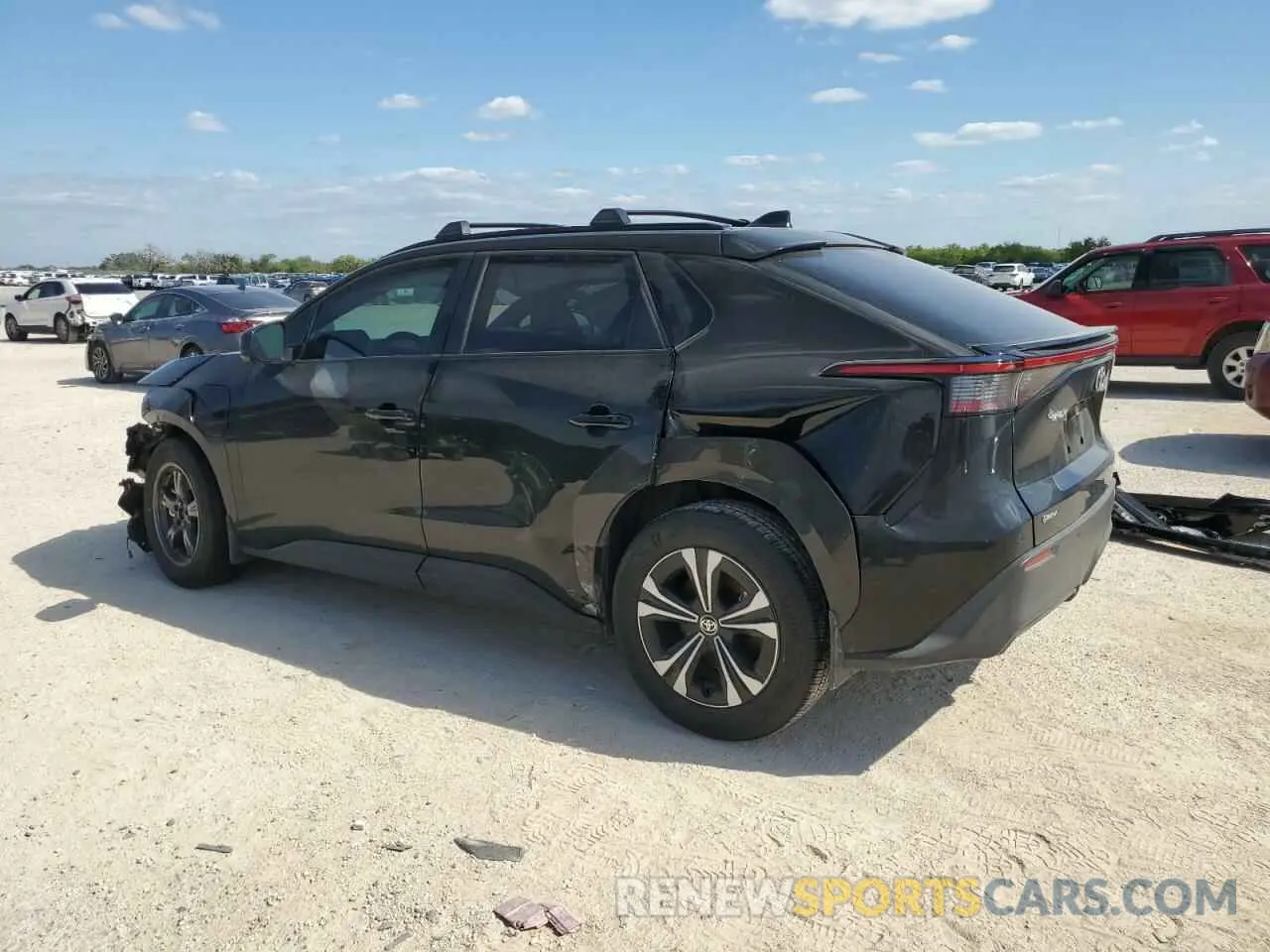 2 fotografías del automóvil dañado JTMAAAAA2RA033023 TOYOTA BZ4X XLE 2024