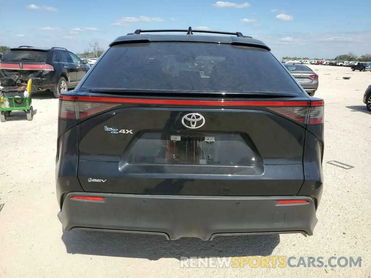 6 fotografías del automóvil dañado JTMAAAAA2RA033023 TOYOTA BZ4X XLE 2024
