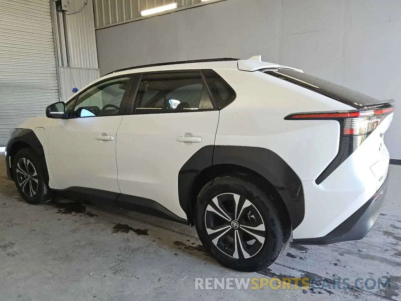 2 fotografías del automóvil dañado JTMAAAAA2RA038366 TOYOTA BZ4X XLE 2024