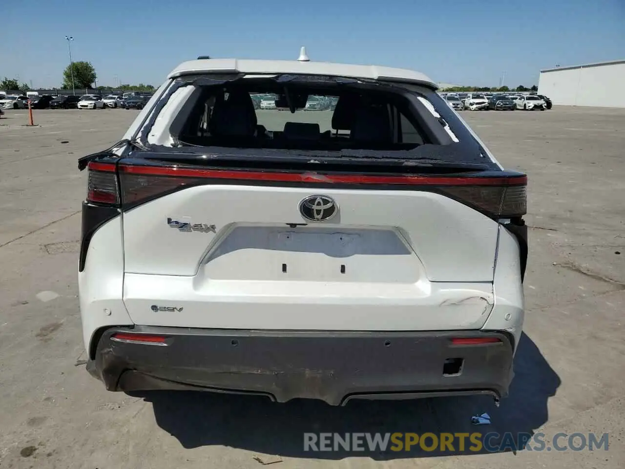 6 fotografías del automóvil dañado JTMAAAAA9RA038252 TOYOTA BZ4X XLE 2024