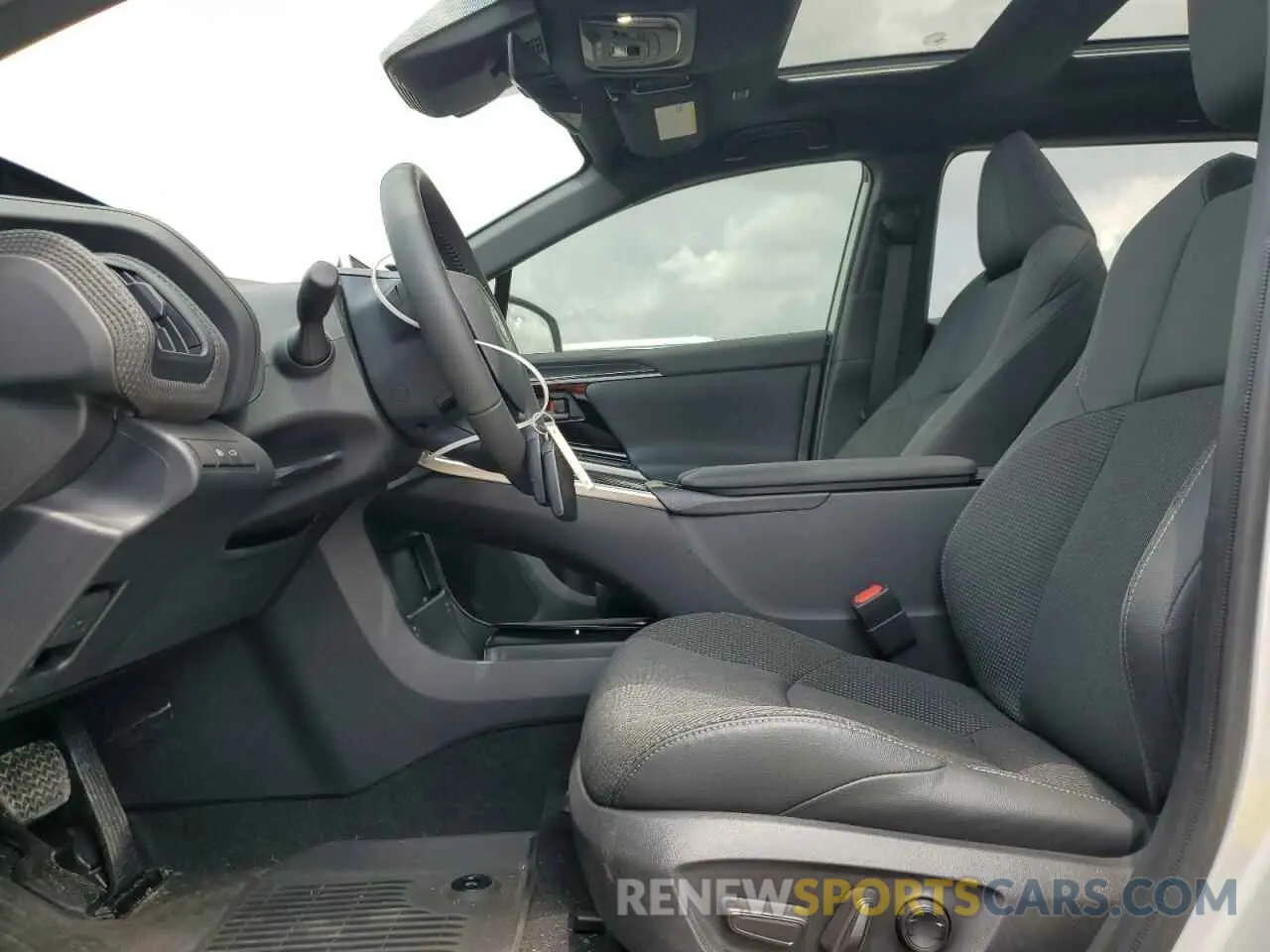7 fotografías del automóvil dañado JTMAAAAA9RA053110 TOYOTA BZ4X XLE 2024