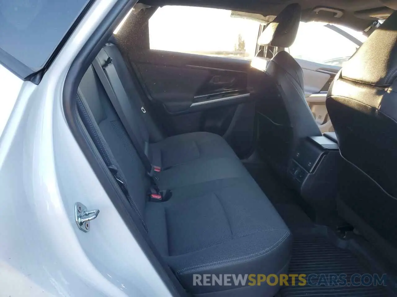 10 fotografías del automóvil dañado JTMABACA0RA055290 TOYOTA BZ4X XLE 2024