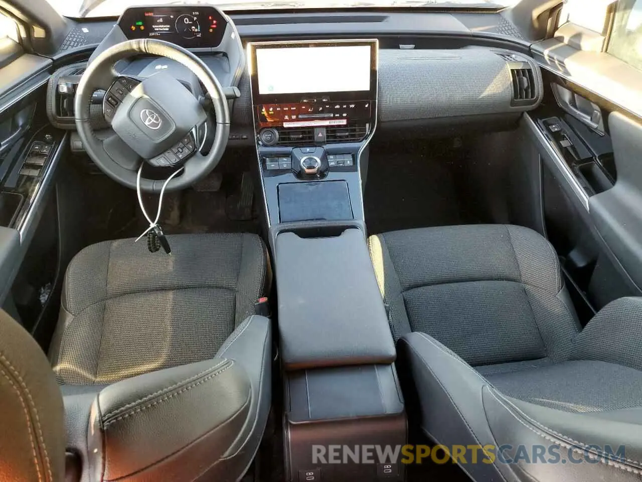 8 fotografías del automóvil dañado JTMABACA0RA055290 TOYOTA BZ4X XLE 2024