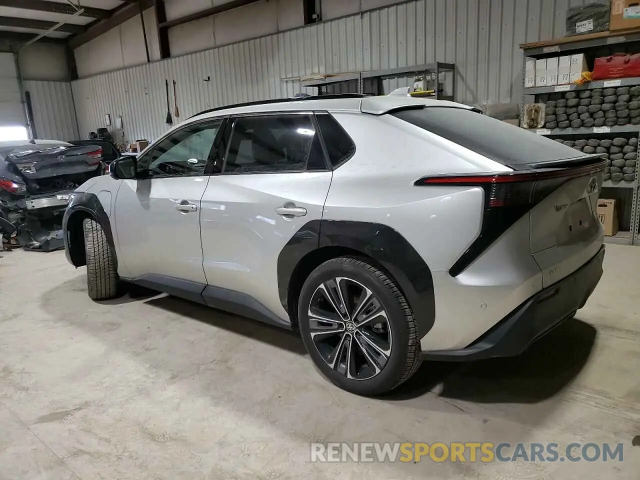2 fotografías del automóvil dañado JTMABACA1RA066685 TOYOTA BZ4X XLE 2024