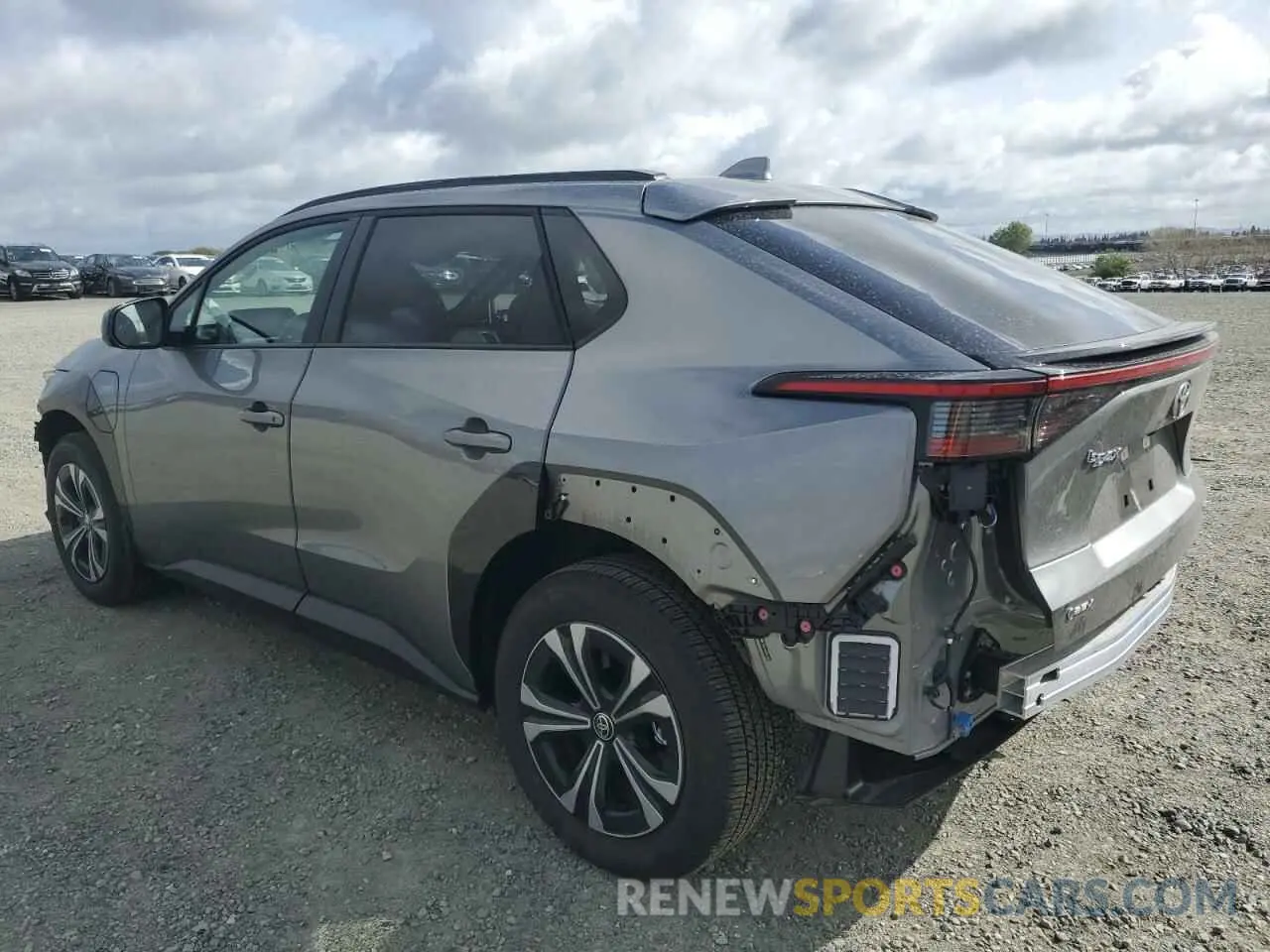 2 fotografías del automóvil dañado JTMABACA2RA077887 TOYOTA BZ4X XLE 2024