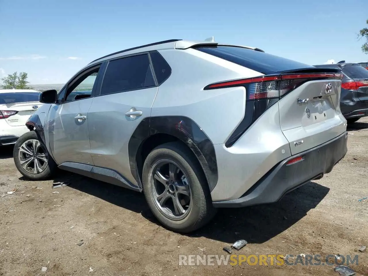 2 fotografías del automóvil dañado JTMABACA9RA056101 TOYOTA BZ4X XLE 2024