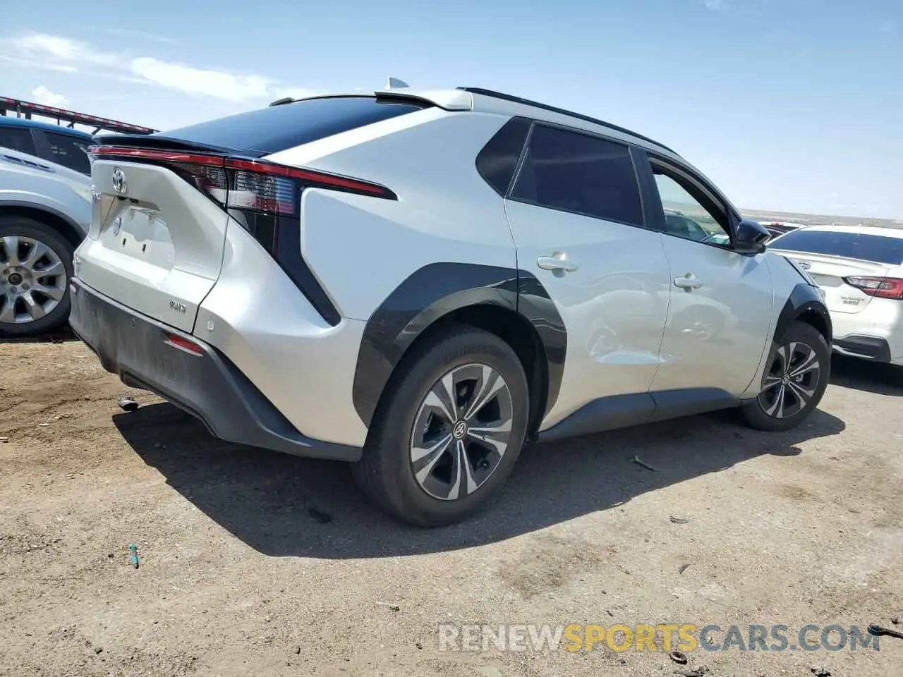 3 fotografías del automóvil dañado JTMABACA9RA056101 TOYOTA BZ4X XLE 2024
