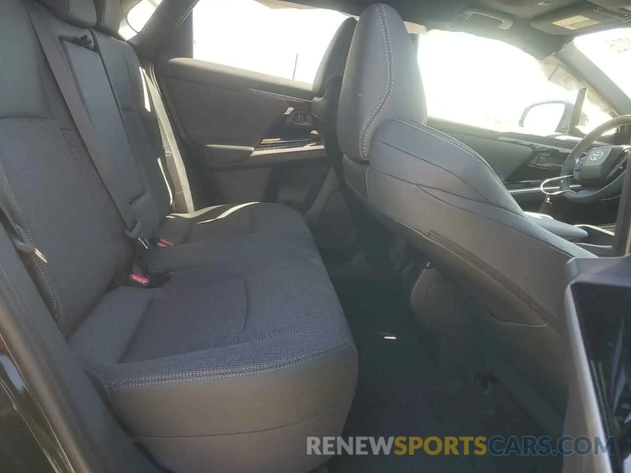 11 fotografías del automóvil dañado JTMABACAXRA088300 TOYOTA BZ4X XLE 2024