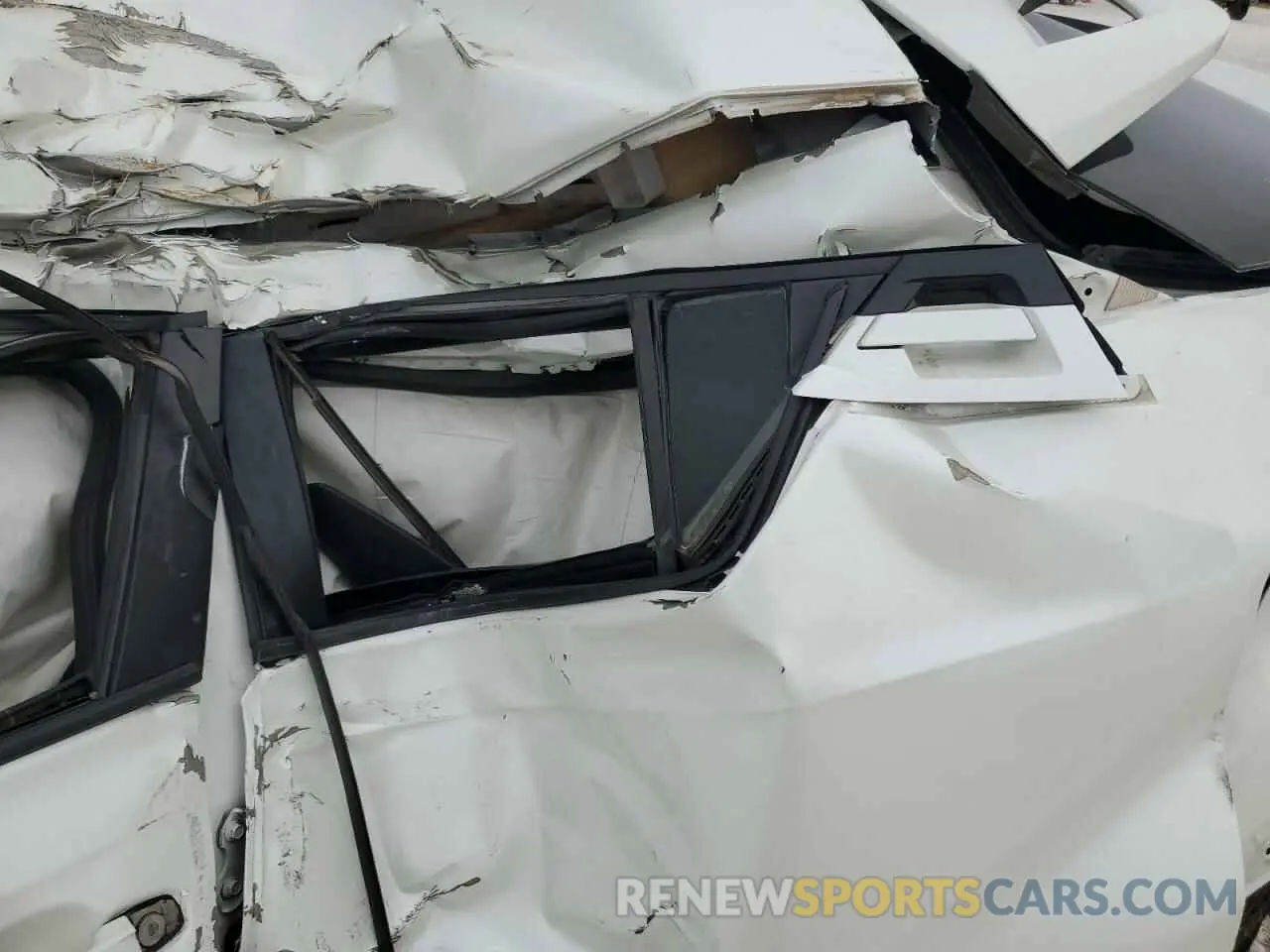 10 fotografías del automóvil dañado JTNKHMBX0K1032619 TOYOTA C-HR 2019