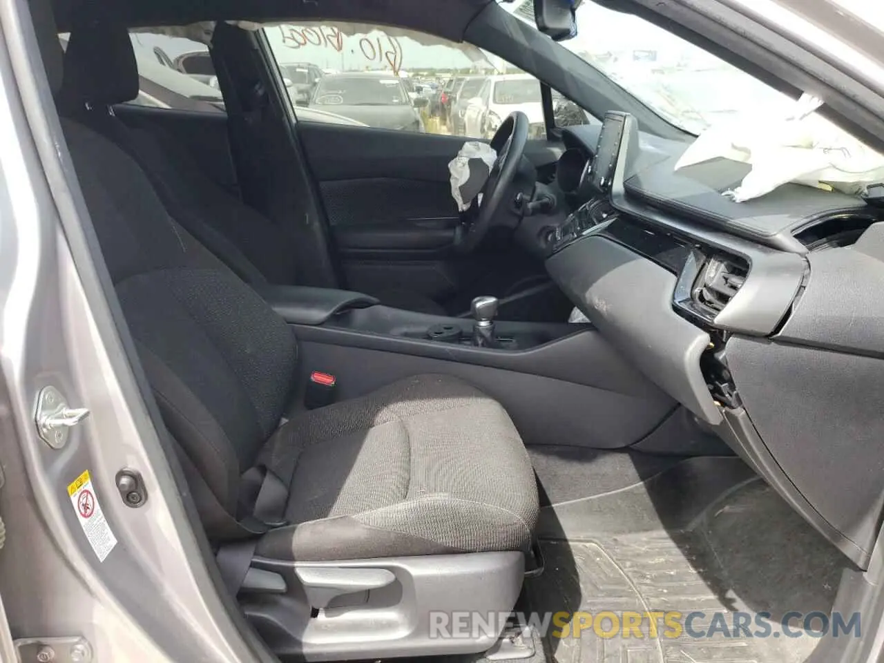 5 fotografías del automóvil dañado JTNKHMBX0K1033141 TOYOTA C-HR 2019
