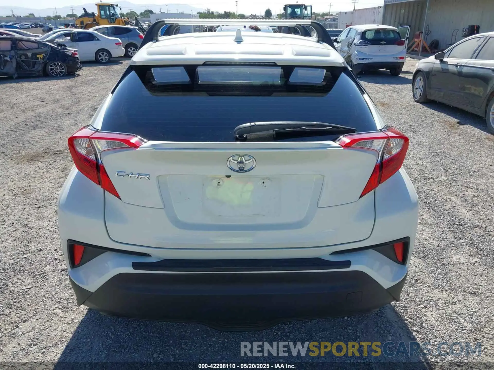 16 fotografías del automóvil dañado JTNKHMBX0K1049131 TOYOTA C-HR 2019