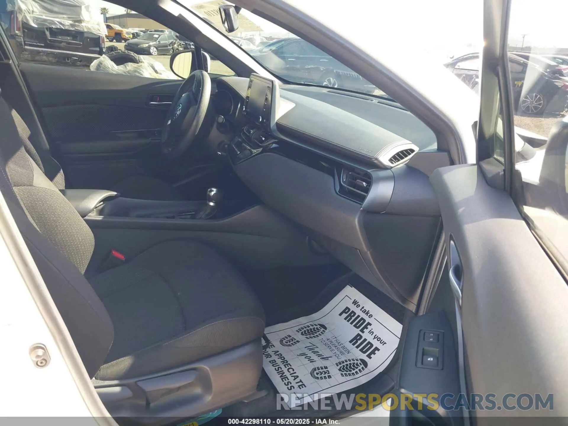 5 fotografías del automóvil dañado JTNKHMBX0K1049131 TOYOTA C-HR 2019