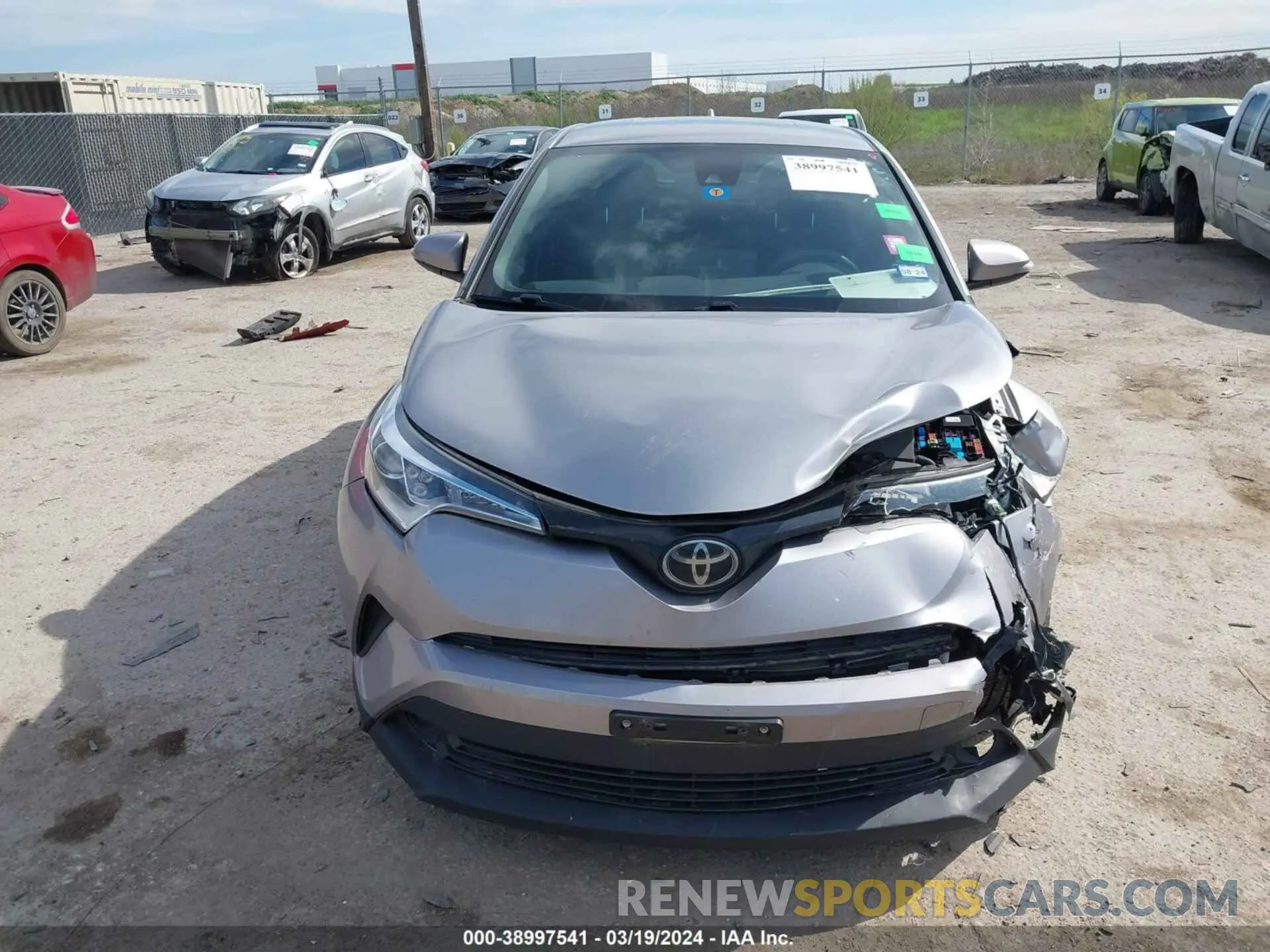 12 fotografías del automóvil dañado JTNKHMBX0K1056645 TOYOTA C-HR 2019