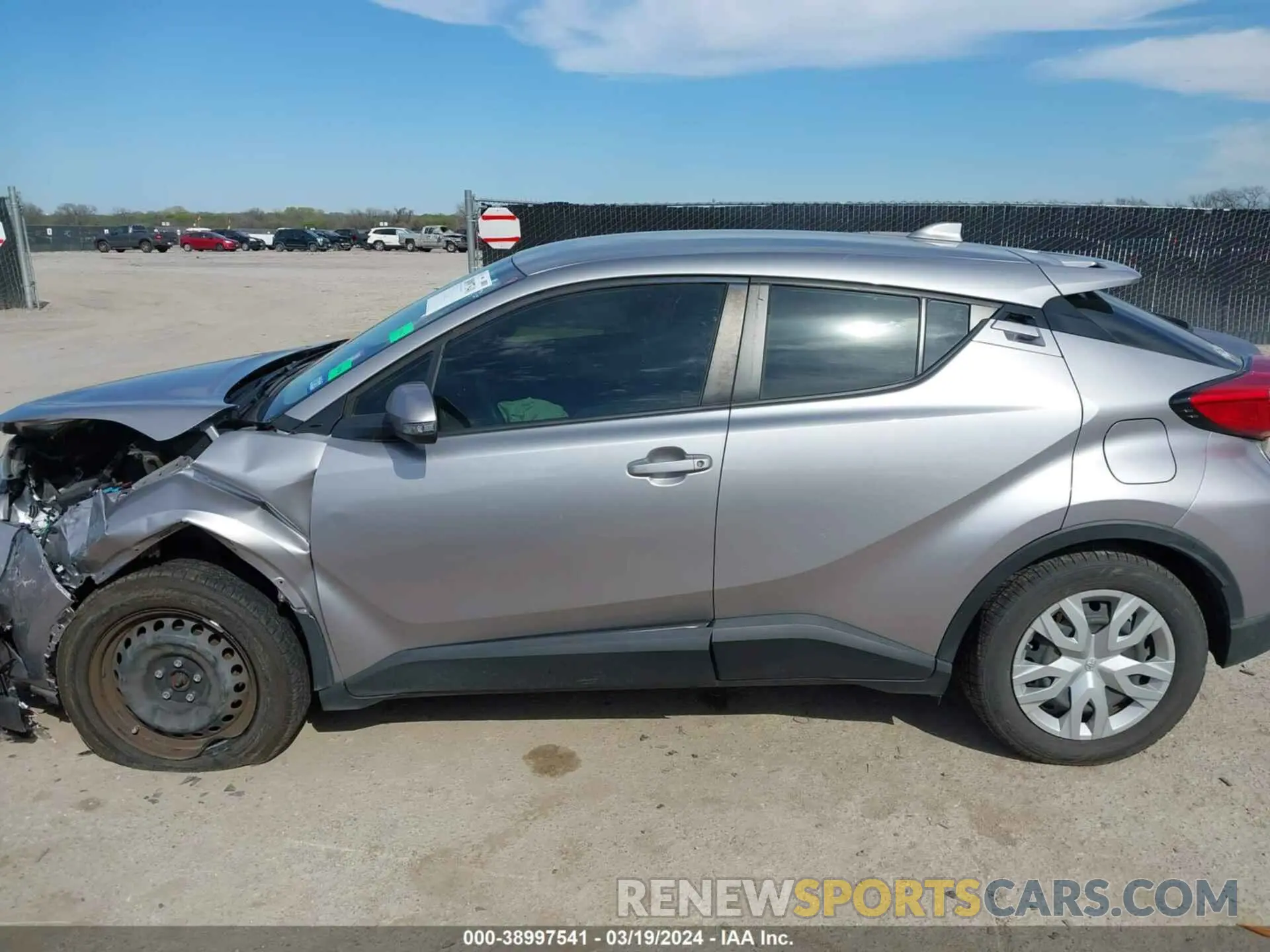 14 fotografías del automóvil dañado JTNKHMBX0K1056645 TOYOTA C-HR 2019