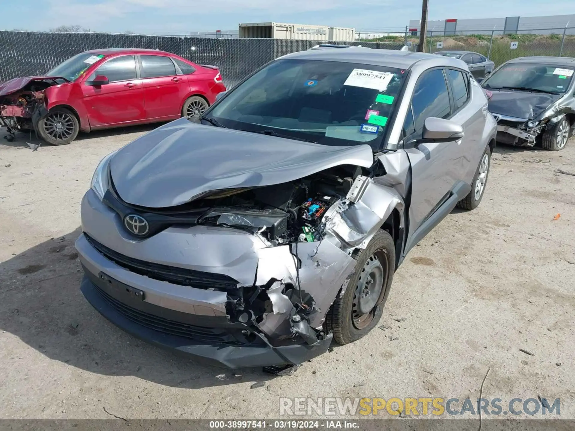 2 fotografías del automóvil dañado JTNKHMBX0K1056645 TOYOTA C-HR 2019