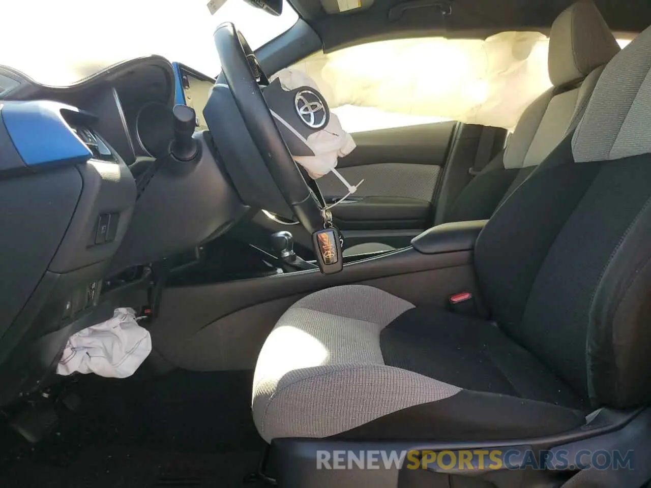 7 fotografías del automóvil dañado JTNKHMBX1K1014761 TOYOTA C-HR 2019