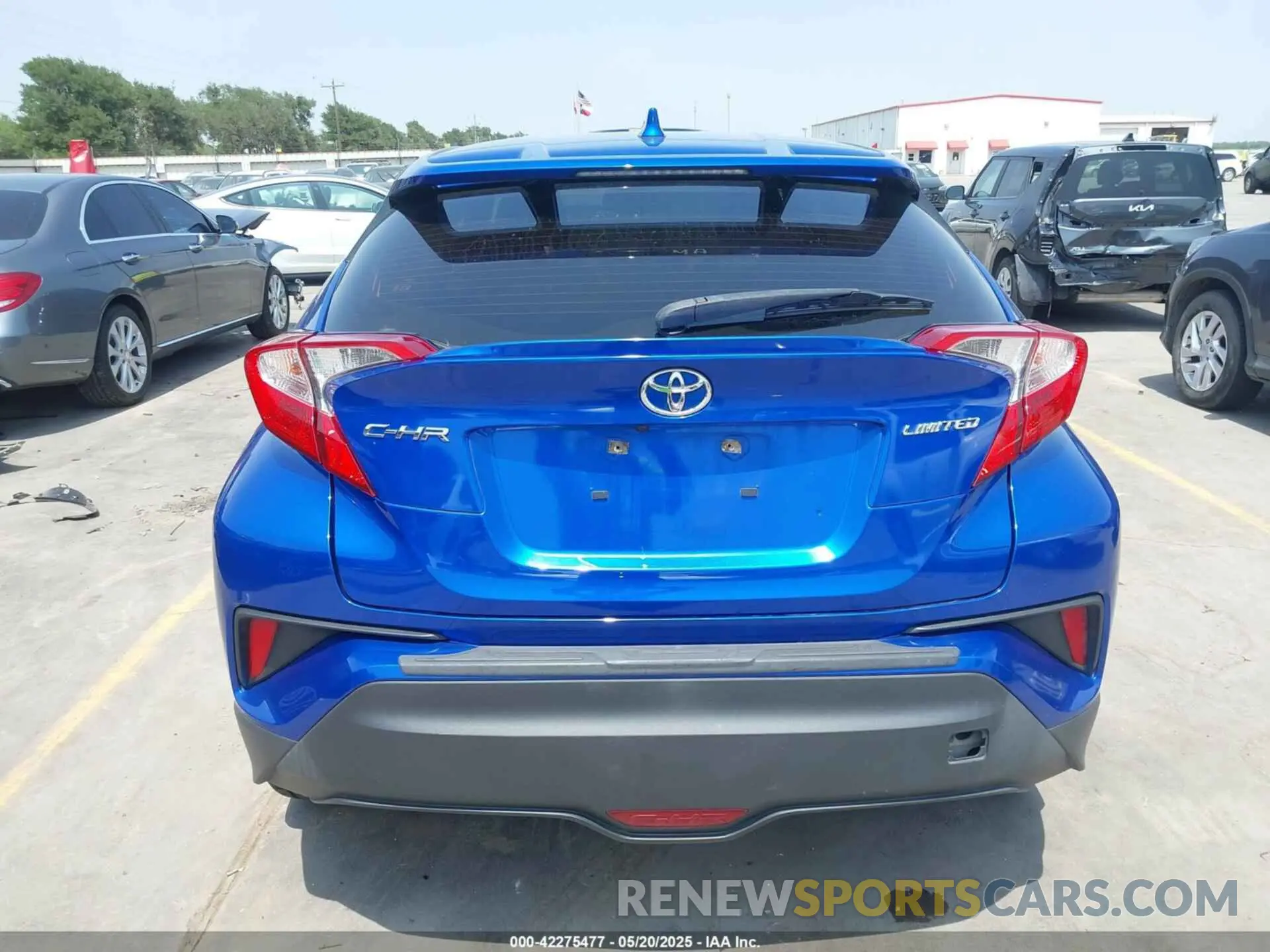 16 fotografías del automóvil dañado JTNKHMBX1K1021113 TOYOTA C-HR 2019