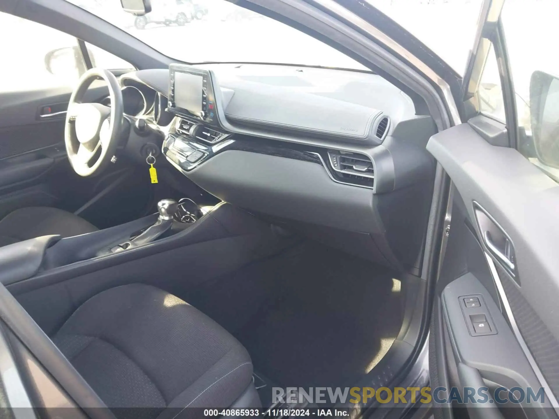 5 fotografías del automóvil dañado JTNKHMBX1K1023315 TOYOTA C-HR 2019