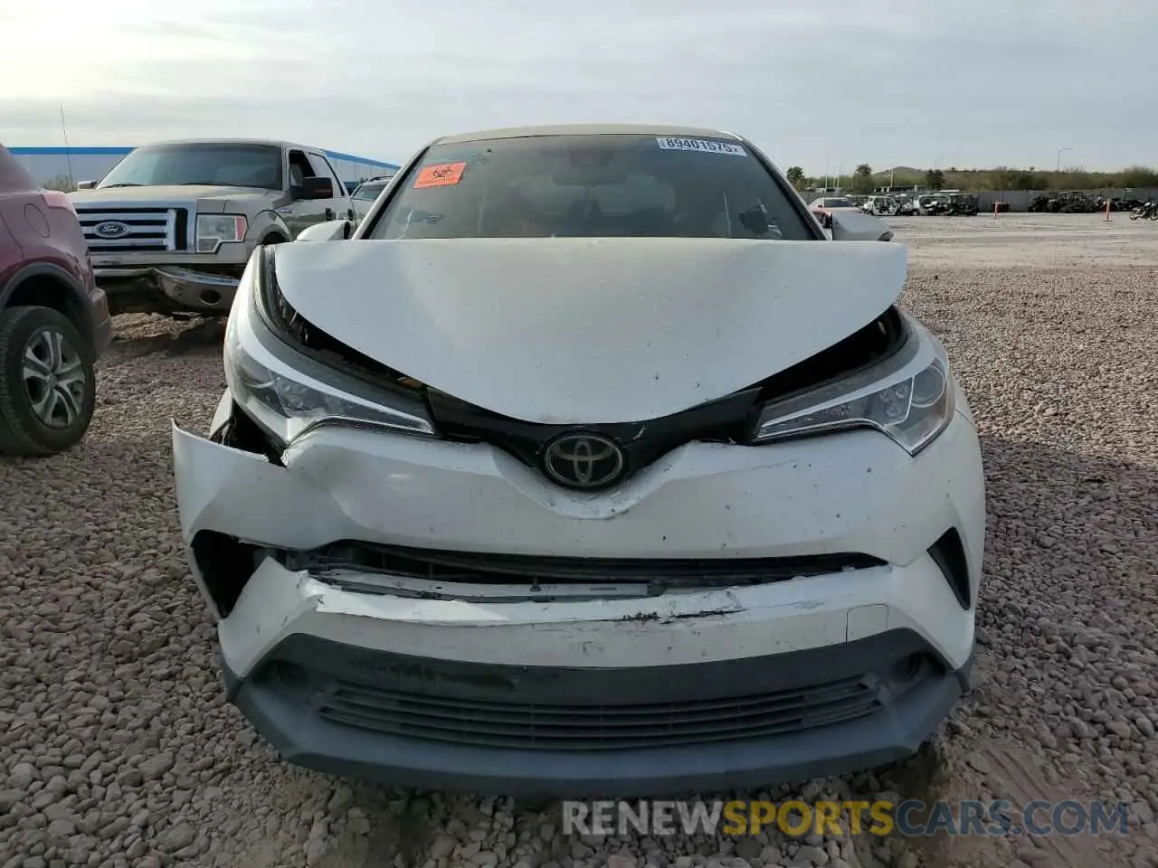 5 fotografías del automóvil dañado JTNKHMBX1K1046481 TOYOTA C-HR 2019