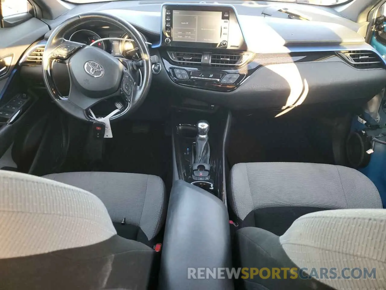 8 fotografías del automóvil dañado JTNKHMBX1K1048392 TOYOTA C-HR 2019