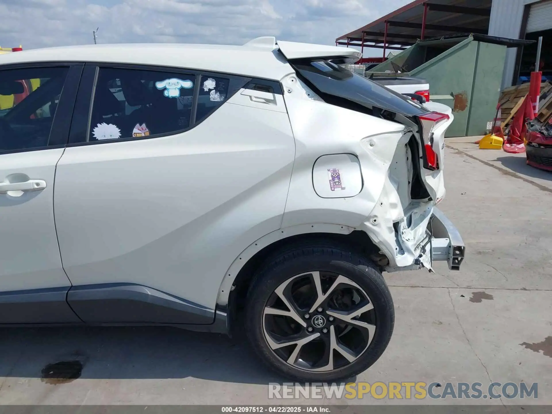 19 fotografías del automóvil dañado JTNKHMBX3K1015636 TOYOTA C-HR 2019
