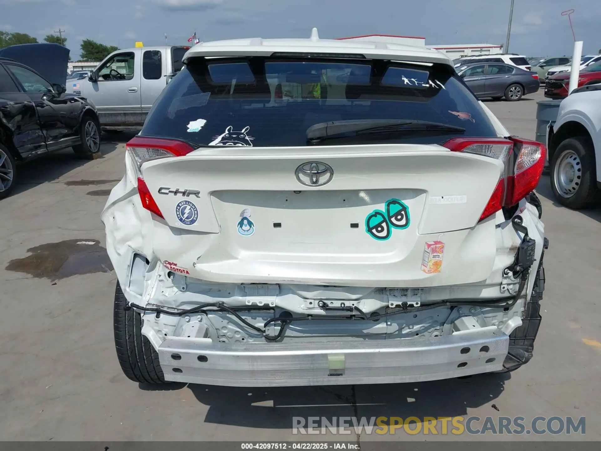 6 fotografías del automóvil dañado JTNKHMBX3K1015636 TOYOTA C-HR 2019