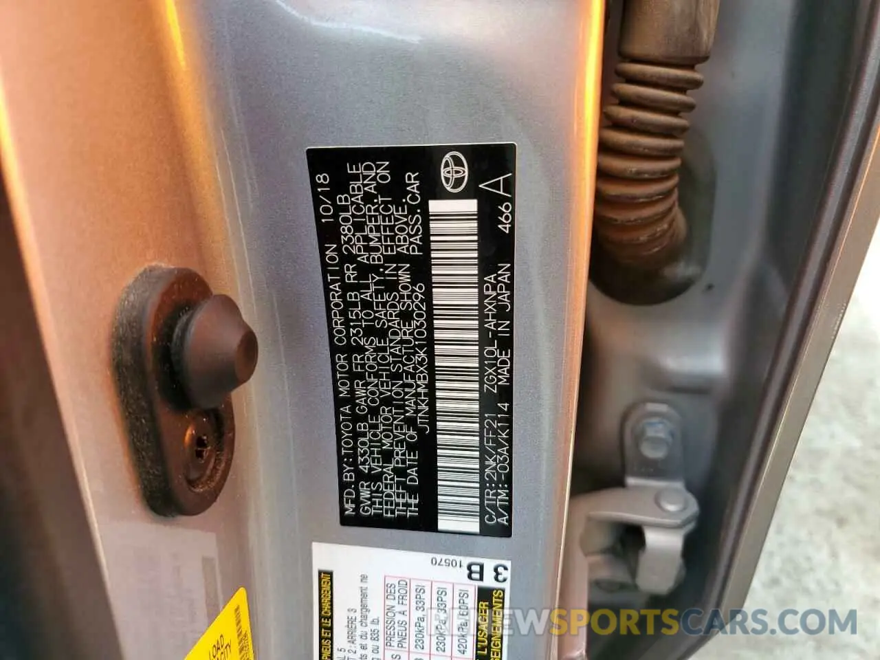 12 fotografías del automóvil dañado JTNKHMBX3K1030296 TOYOTA C-HR 2019