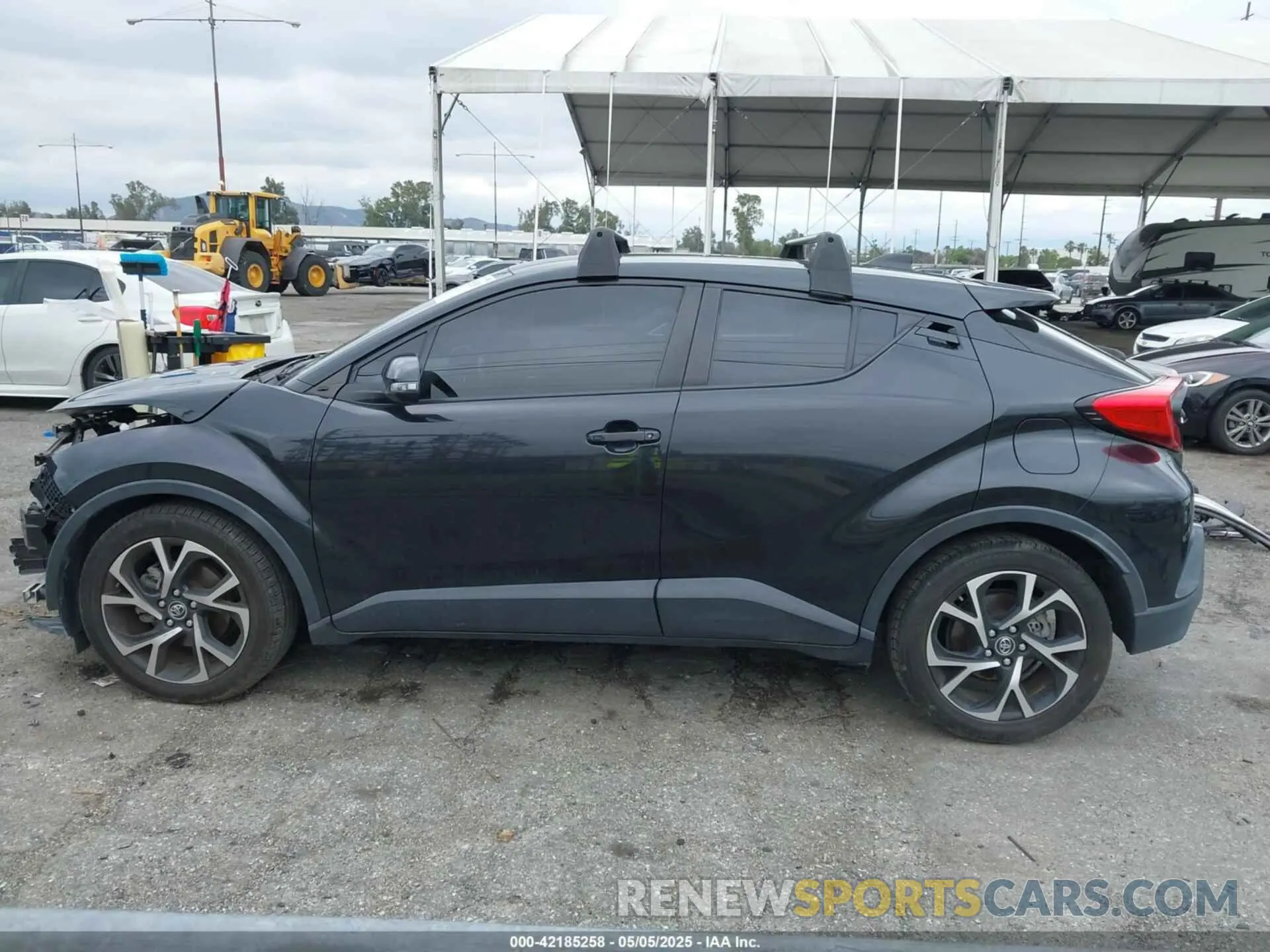 15 fotografías del automóvil dañado JTNKHMBX3K1038981 TOYOTA C-HR 2019