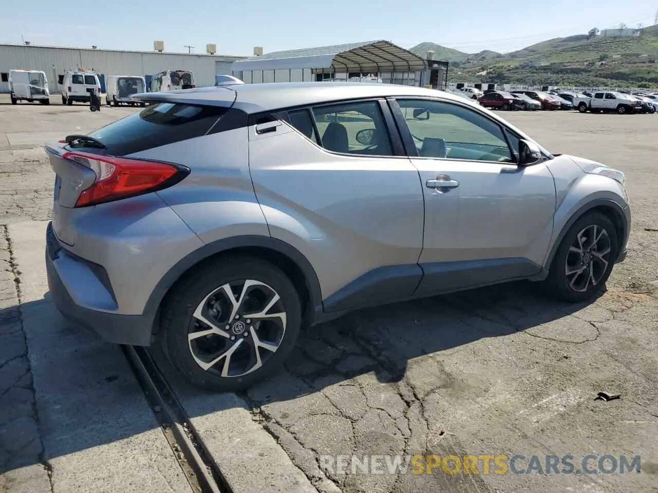 3 fotografías del automóvil dañado JTNKHMBX3K1050872 TOYOTA C-HR 2019