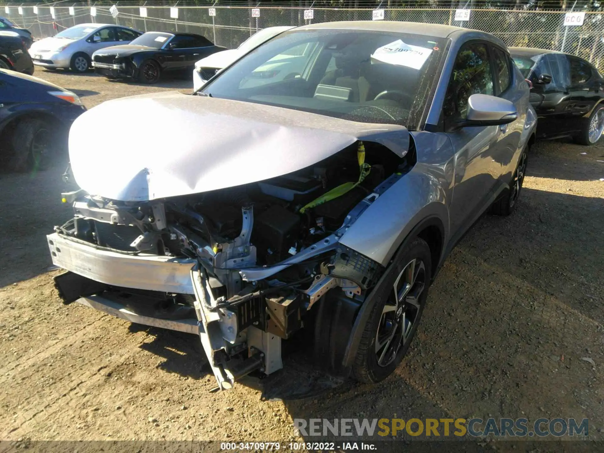 2 fotografías del automóvil dañado JTNKHMBX4K1023910 TOYOTA C-HR 2019