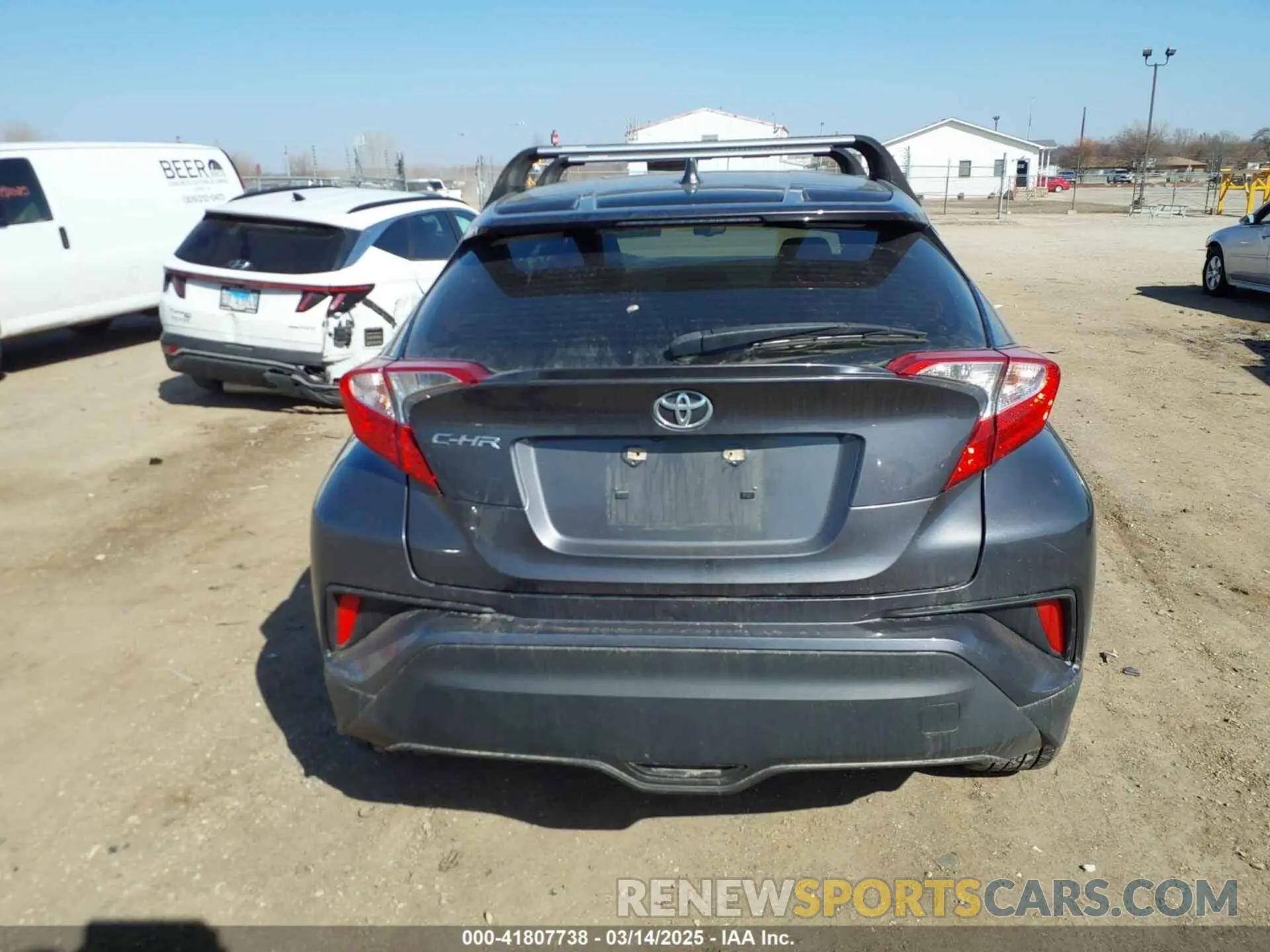 17 fotografías del automóvil dañado JTNKHMBX4K1025527 TOYOTA C-HR 2019