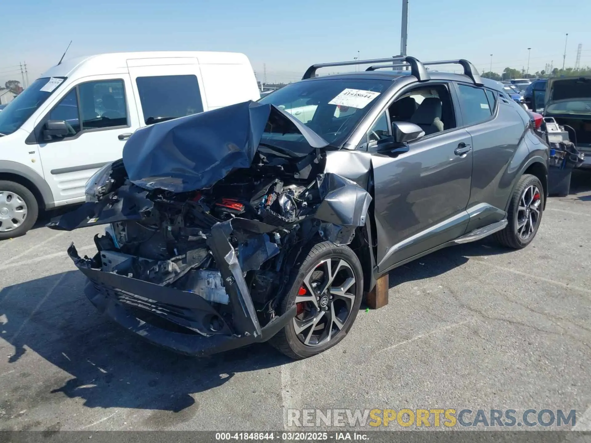 2 fotografías del automóvil dañado JTNKHMBX4K1026497 TOYOTA C-HR 2019