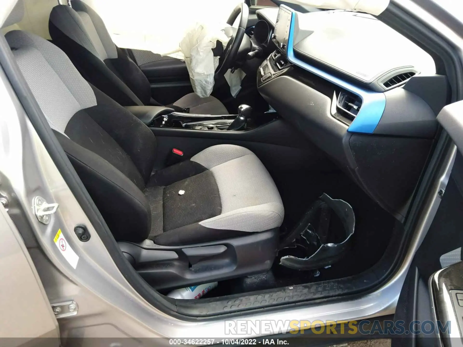 5 fotografías del automóvil dañado JTNKHMBX4K1052579 TOYOTA C-HR 2019