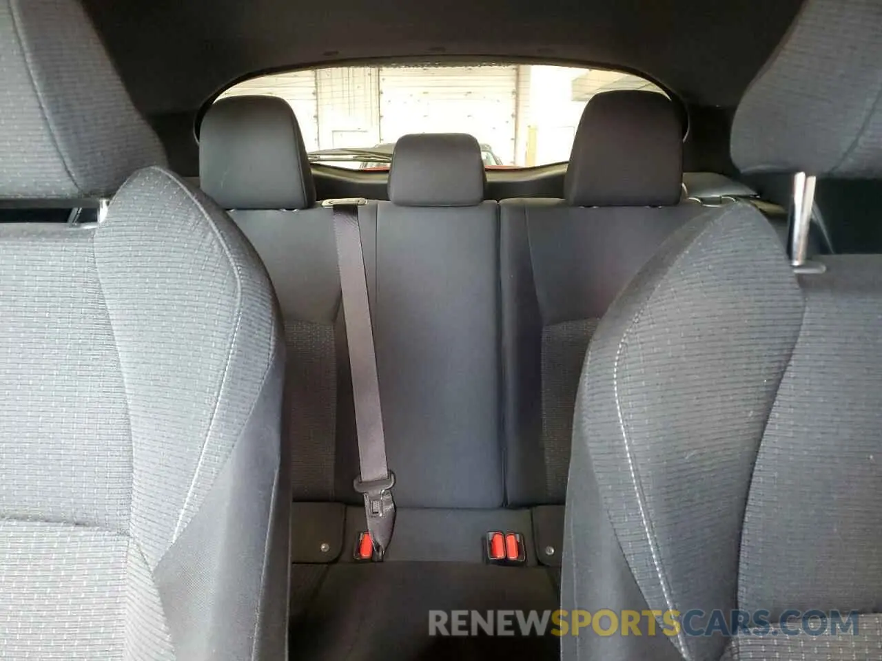 10 fotografías del automóvil dañado JTNKHMBX4K1053263 TOYOTA C-HR 2019