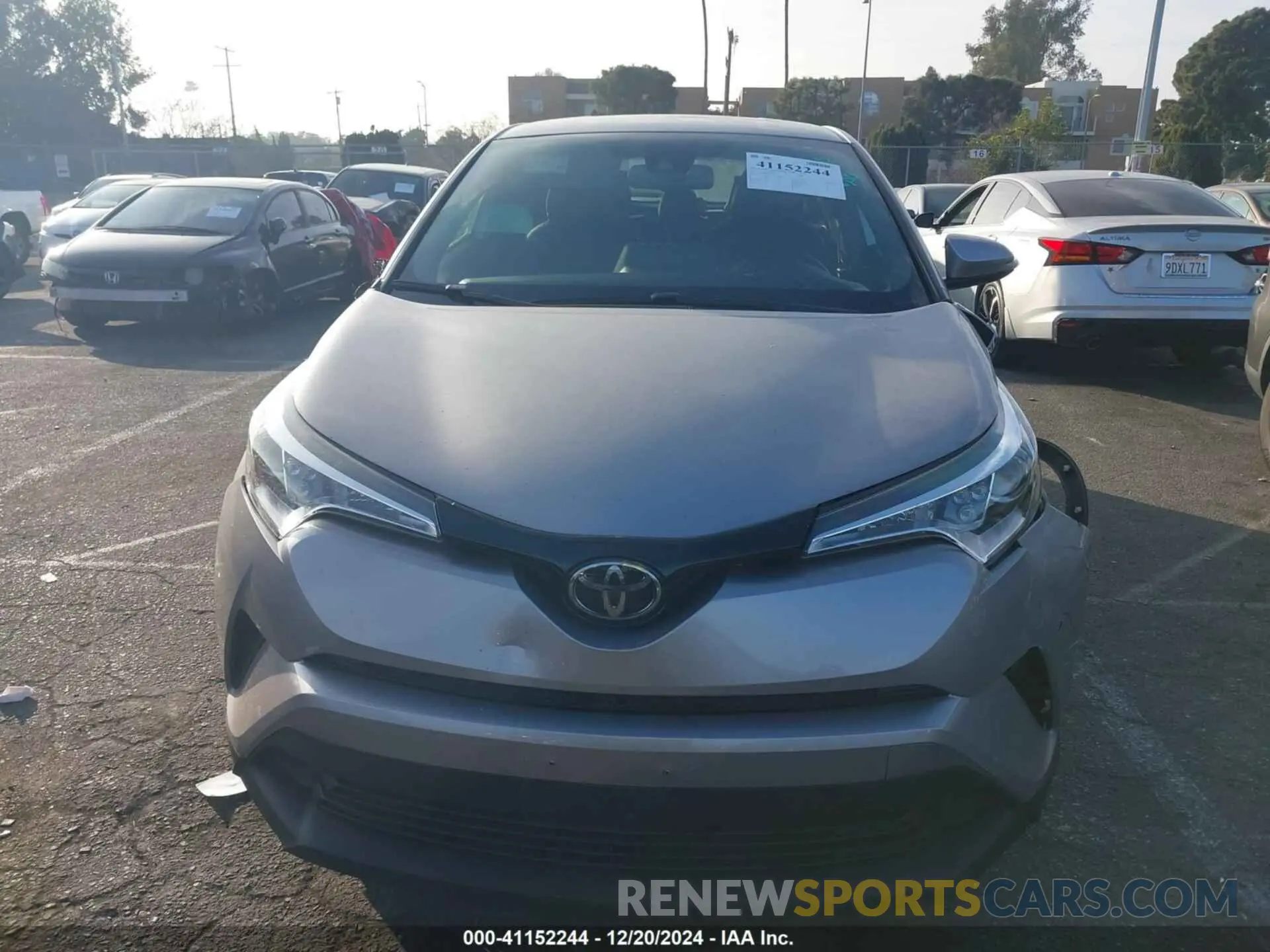 12 fotografías del automóvil dañado JTNKHMBX4K1059323 TOYOTA C-HR 2019