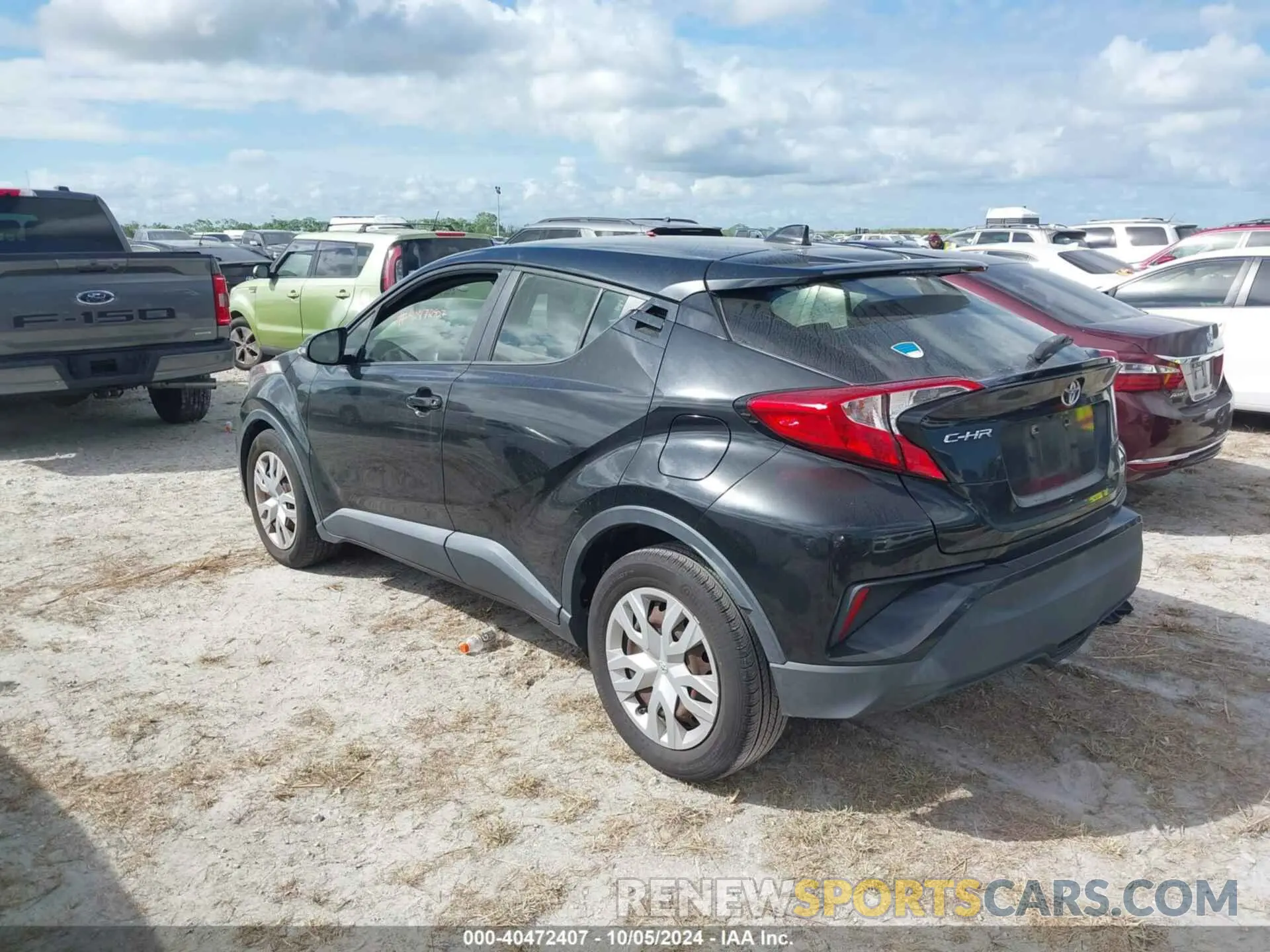 3 fotografías del automóvil dañado JTNKHMBX4K1062559 TOYOTA C-HR 2019