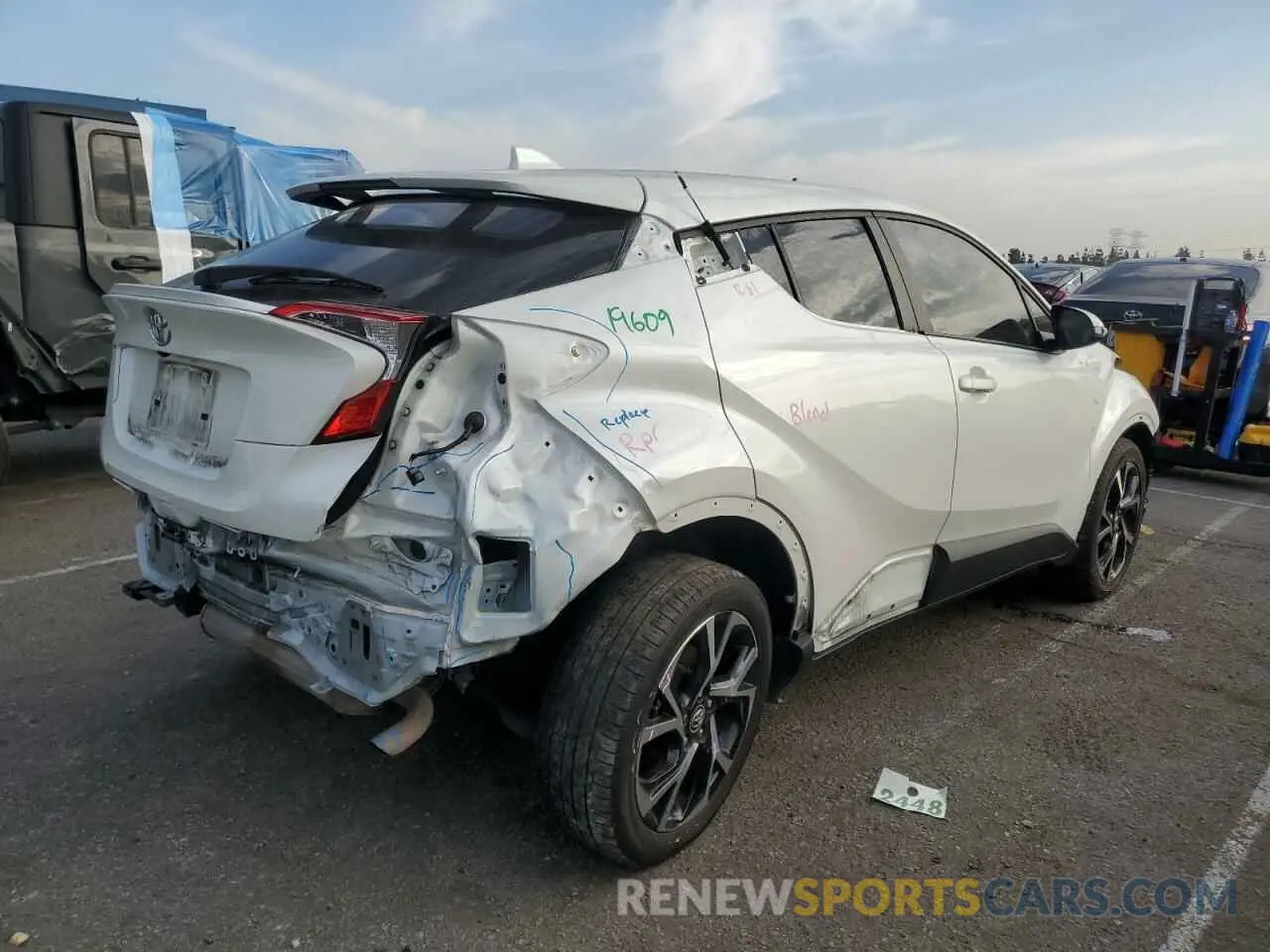3 fotografías del automóvil dañado JTNKHMBX5K1023320 TOYOTA C-HR 2019