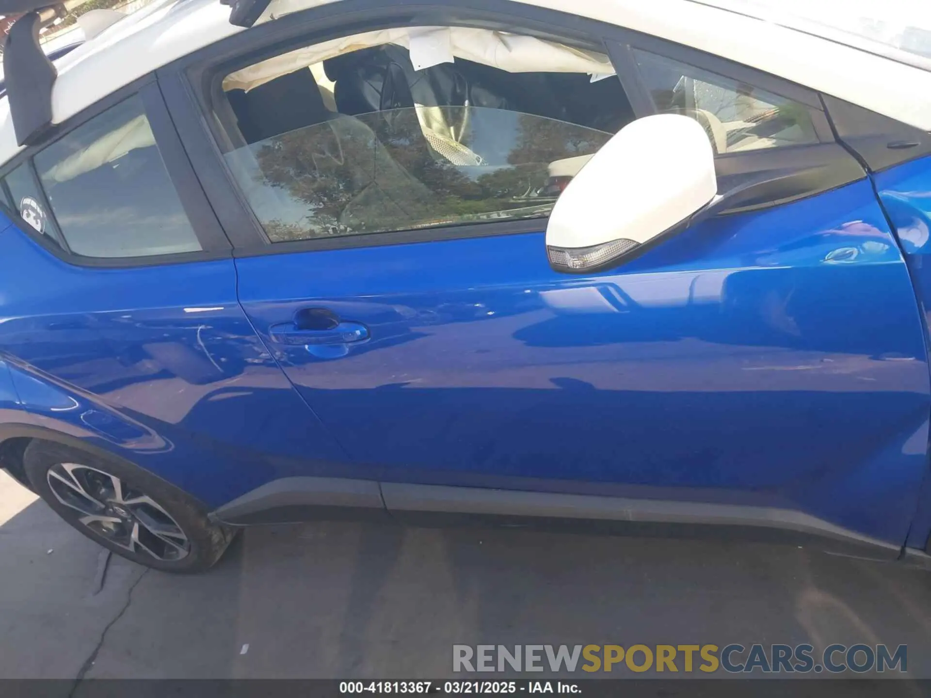 14 fotografías del automóvil dañado JTNKHMBX5K1043079 TOYOTA C-HR 2019