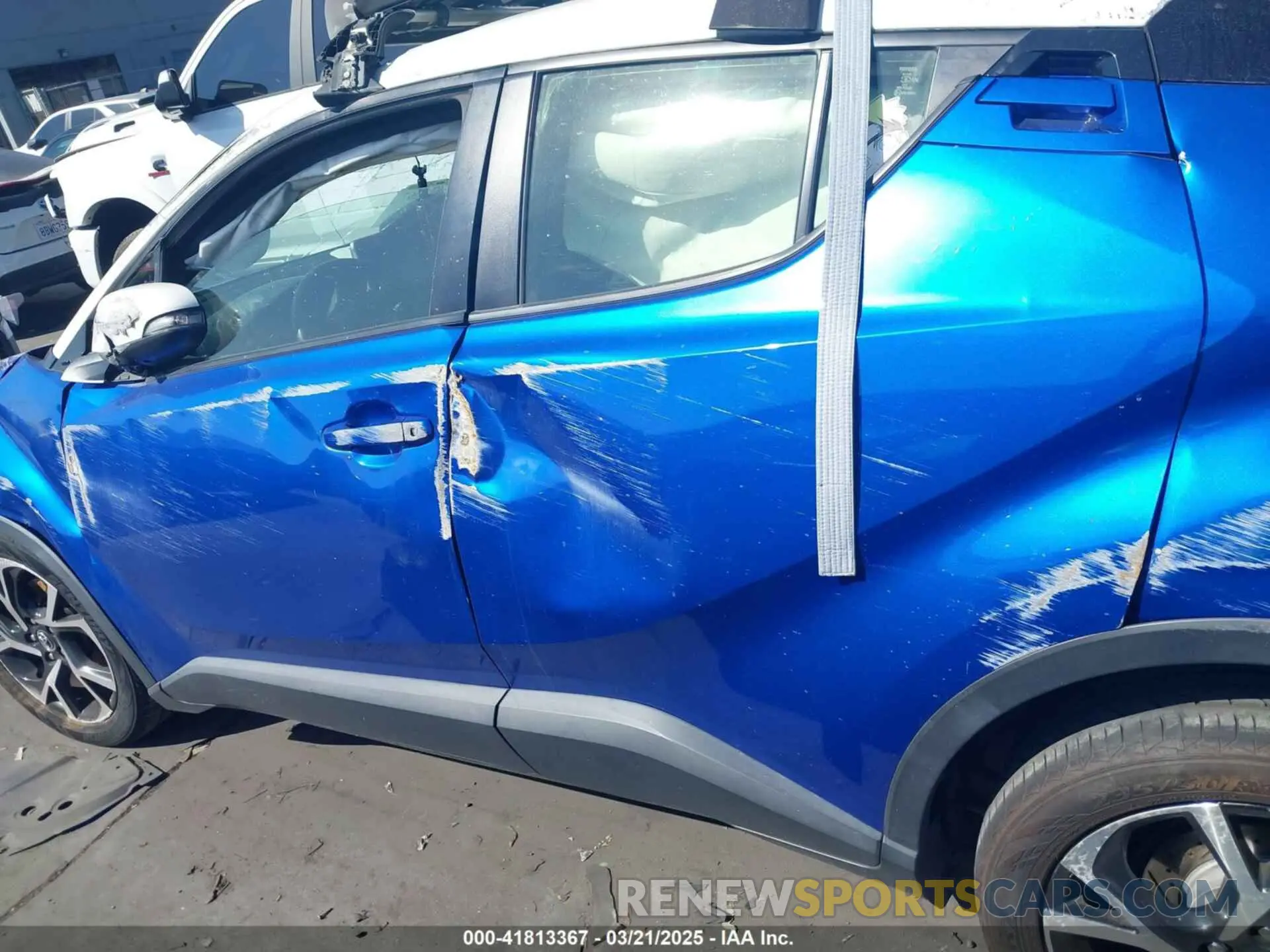 15 fotografías del automóvil dañado JTNKHMBX5K1043079 TOYOTA C-HR 2019
