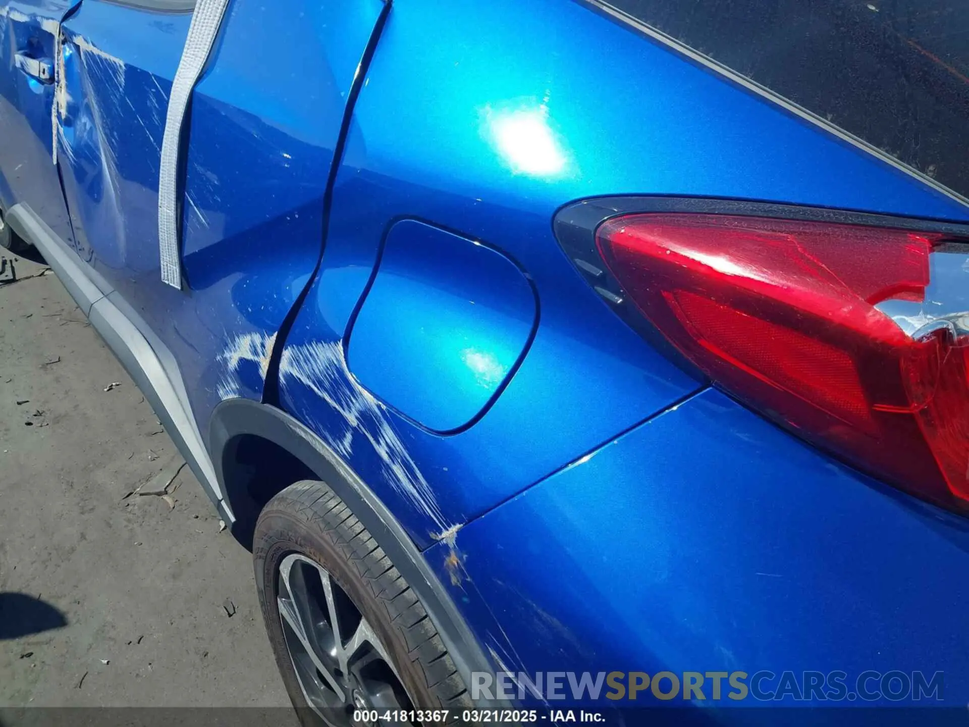 20 fotografías del automóvil dañado JTNKHMBX5K1043079 TOYOTA C-HR 2019