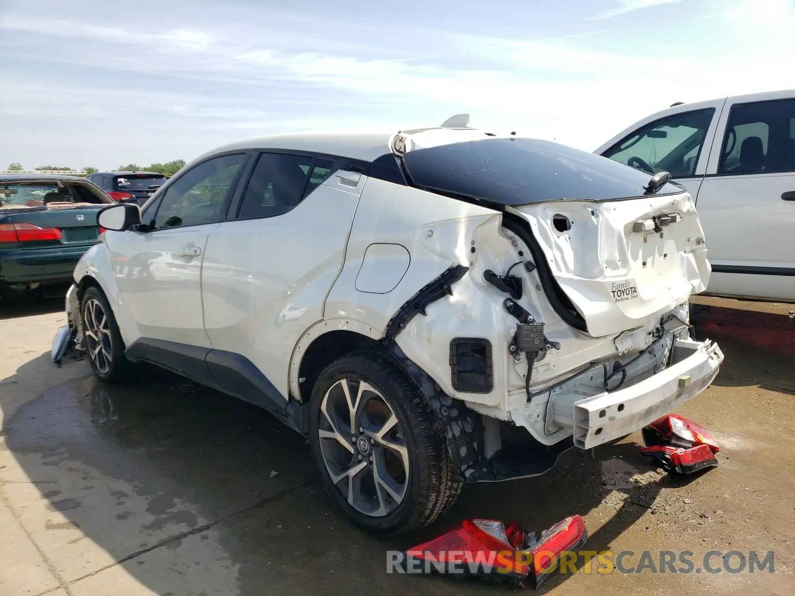 3 fotografías del automóvil dañado JTNKHMBX6K1019518 TOYOTA C-HR 2019