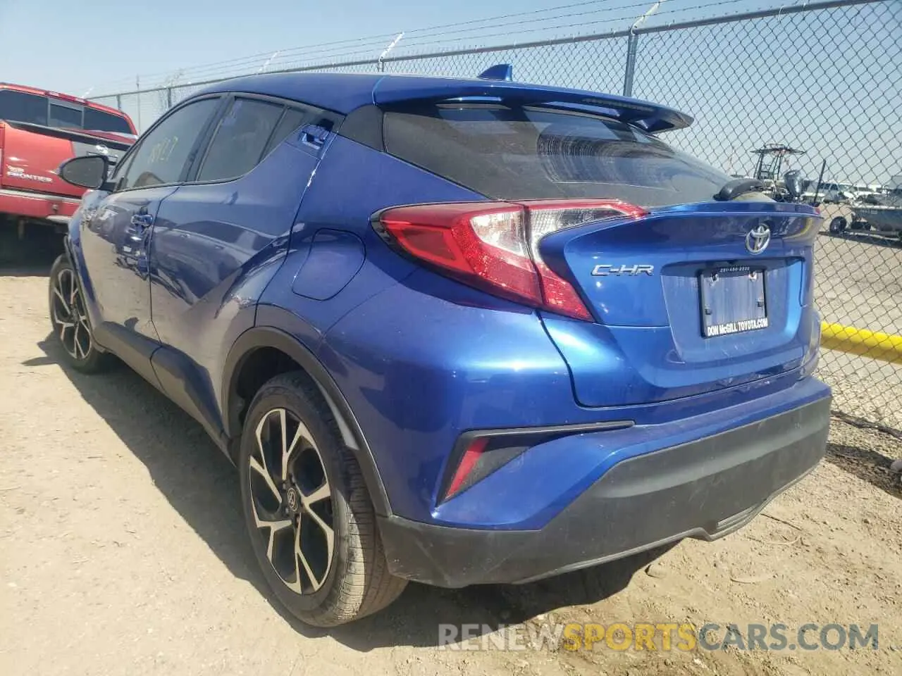 3 fotografías del automóvil dañado JTNKHMBX6K1026131 TOYOTA C-HR 2019