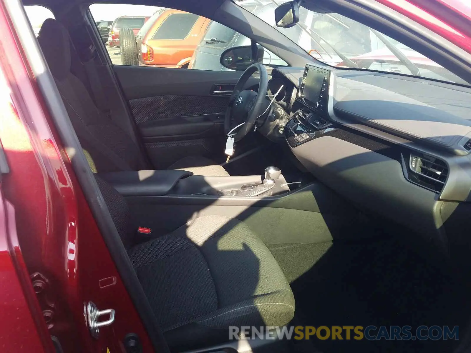 5 fotografías del automóvil dañado JTNKHMBX6K1042586 TOYOTA C-HR 2019